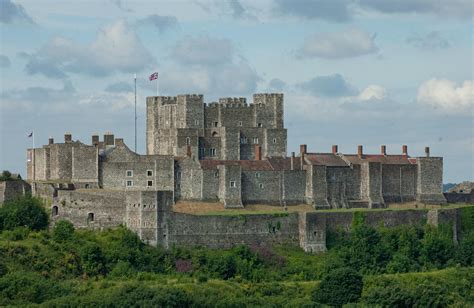 VWFS Rent-a-Car | Top 10 most fun castles to visit in the UK