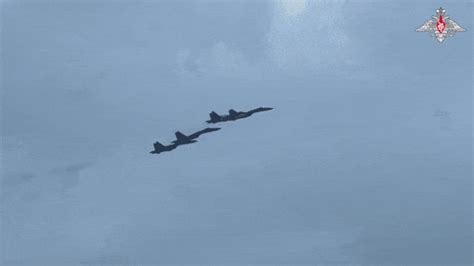 普京出访，4架苏-35战斗机全程伴飞