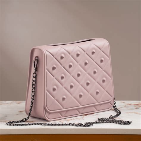 Showpieces, Object Art & Board Games – La Muse