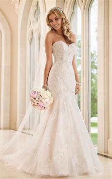 White Wedding Gowns Fitting by Fit And Flare Wedding Dress Stella York Wedding Gowns White Wedding Gowns Fitting
