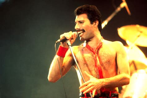 New Movie Trailer Recalls Freddie Mercury’s Finest On-Stage Moments ...