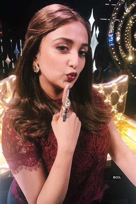 Judges Shankar Mahadevan, Monali Thakur and Diljit Dosanjh pose for the ...