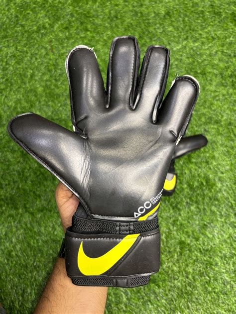 Vapor Grip 3 Yellow & Black Premium Match Gloves