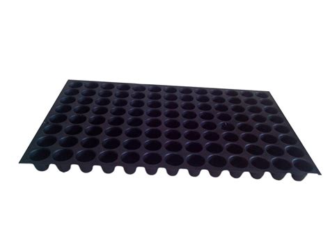Seedling Tray Round 104 Cells (Pack of 12) | Round Disposable Seed Tray ...