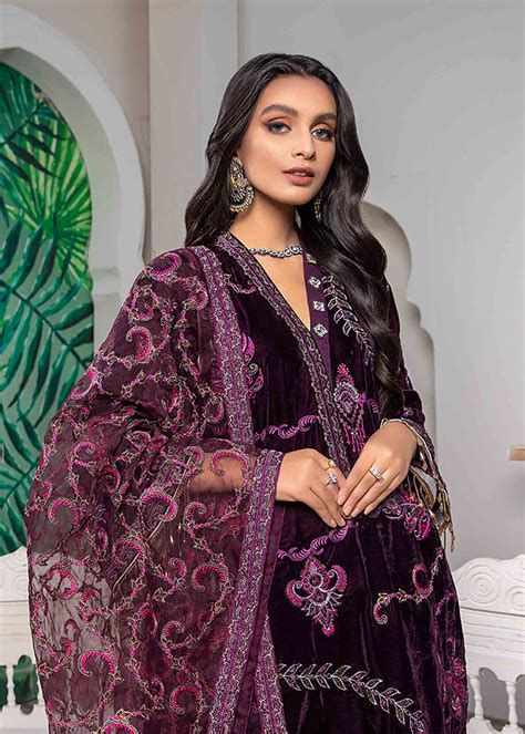 Azal Amirah Luxury Velvet Collection – Amaranth – YourLibaas