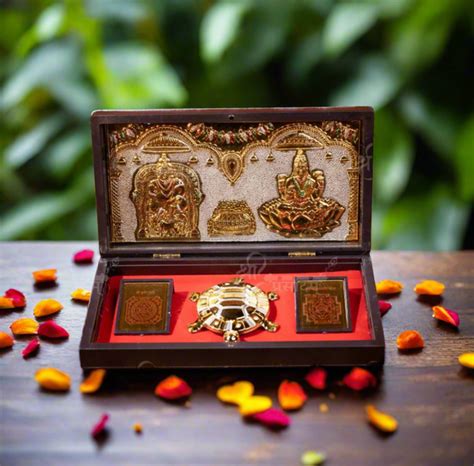 Gold Plated Lakshmi Kuber Pocket Temple – Bhakti Samagri