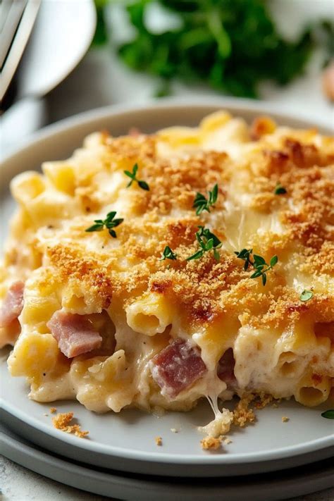 Easy Recipes: Cheesy Ham and Pasta Casserole