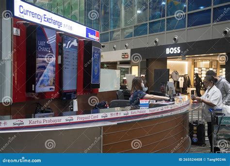 Currency Exchange Booth at Changi International Airport Singapore ...