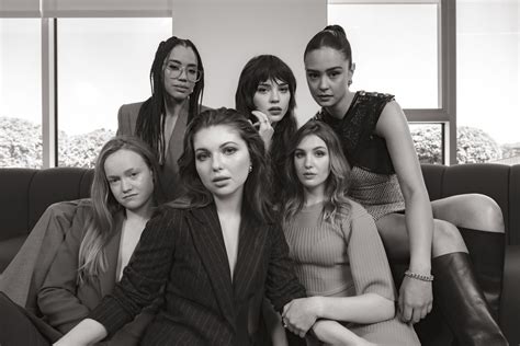 'Yellowjackets' teens dish on their roles and that baby episode - Los ...