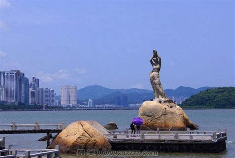 【携程攻略】珠海珠海渔女景点,这是一个珠海标志性景点，由著名雕塑家潘鹤根据南海渔民的传说设计的…