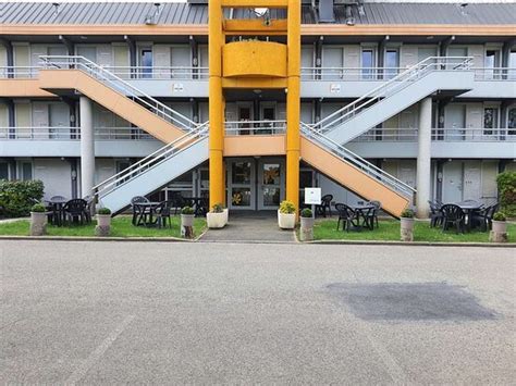 PREMIERE CLASSE PLAISIR - Hotel Reviews, Photos, Rate Comparison ...