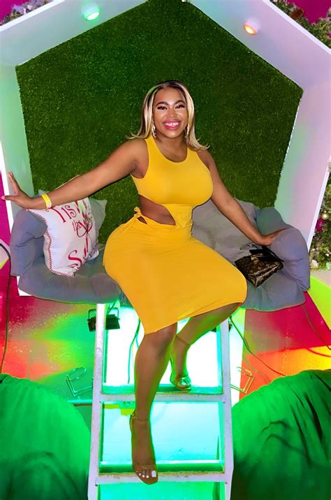 Breyana Moore's feet