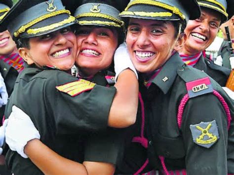 दोबारा शादी के बाद भी अफसर बन सकती हैं शहीदों के पत्नि? हट सकती है ...