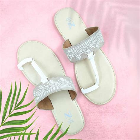 Amara Off white – The Madras Trunk