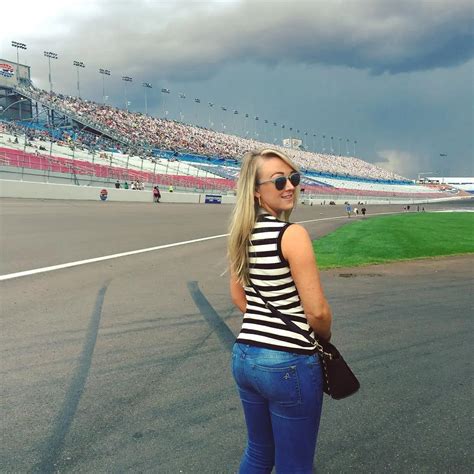 Meghan McCarthy | Scrolller