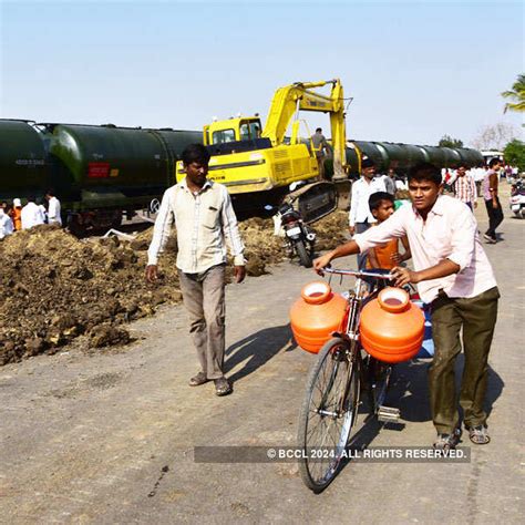 A special train carrying around five lakh litres of water for parched ...