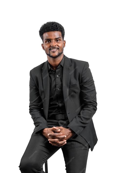Portrait d'un homme d'affaires afro-américain attrayant portant un ...