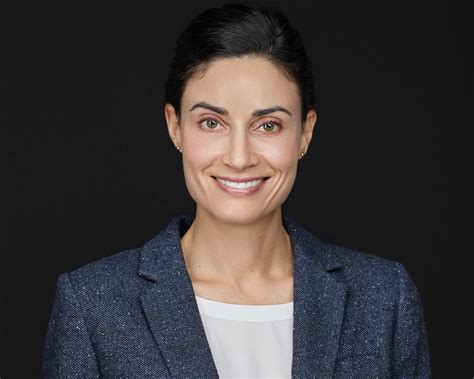 Headshot Meaning 4 HEADSHOT TIPS FOR WOMEN TO LOOK AMAZING — WASIO