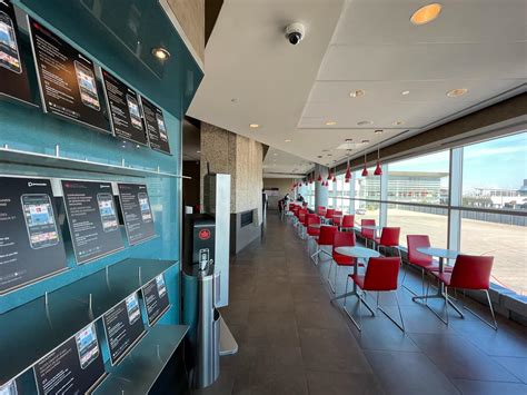 Air Canada Winnipeg Maple Leaf Lounge Review - YWG [2024]