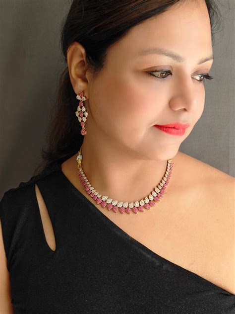 Premium Sayara Collection Elegant Emerald & CZ Necklace Set – Griiham