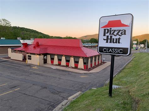 The Retrologist's Guide to Pizza Hut Classics