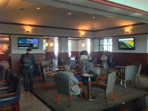 Get VIP Treatment At The Best DCA Airport Lounges