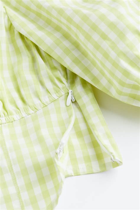 Puff-sleeved cotton blouse - Light green/Checked - Ladies | H&M IN