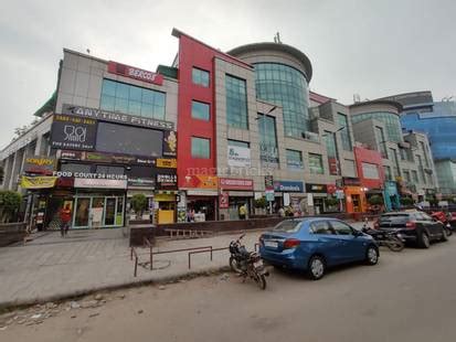 Central Plaza Mall in Golf Course Road, Gurgaon: Price, Brochure, Floor ...