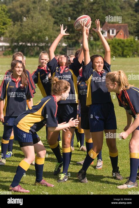 Girls Rugby Ball 的图像结果