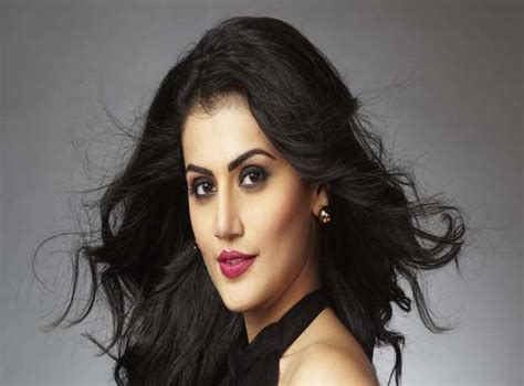 Exclusive: तापसी पन्नू ने कानून, नेता, पुलिस से सुरक्षा मांगने के बजाय ...