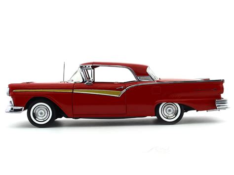 1957 Ford Fairlane 500 Skyliner red 1:18 SunStar diecast scale model ...