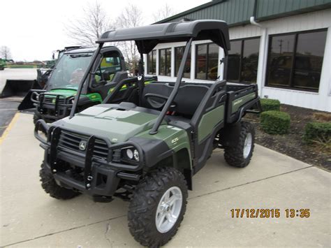 John Deere Gator 825i Utility Vehicles