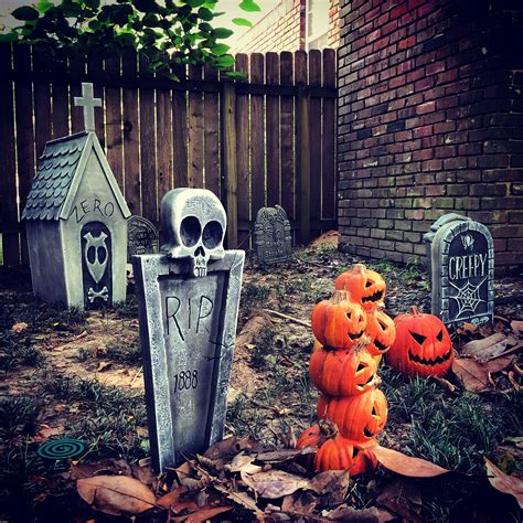 Easy Outdoor Halloween Decorations Cemetery