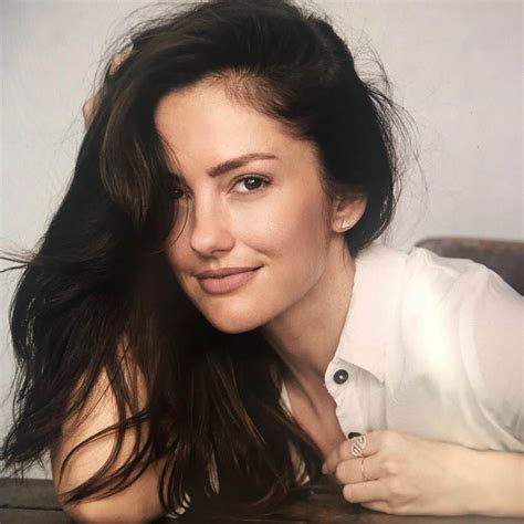 10 Attractive Looks of Minka Kelly, Trevor Noah Girlfriend - Gluwee