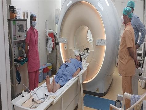 Maharashtra: MP Navneet Rana undergoes MRI scan, full-body checkup ...