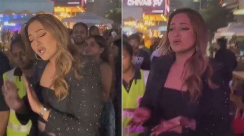 'Bas Karo, Ho Gaya!': Sonakshi Sinha Loses Cool At Paps As They Block ...