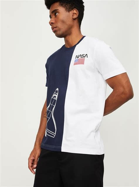 Buy Men Nasa Colourblock Slim Fit T-shirt Online at just Rs. 499.0 ...