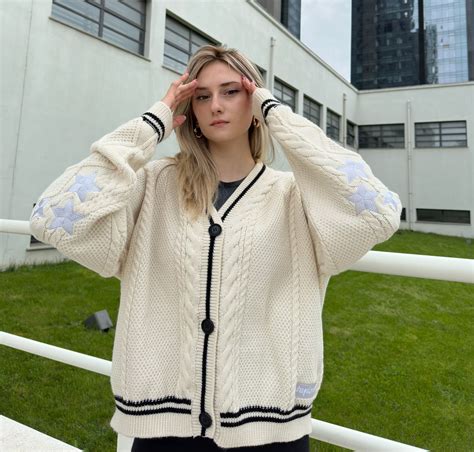 Cardigan Outfits, Botton, Crochet Cardigan, Crochet Designs, Folklore ...