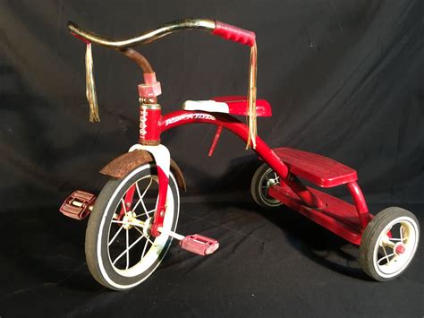 VINTAGE RADIO FLYER KIDS METAL TRICYCLE, 32'' LONG
