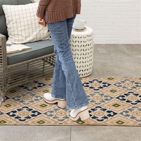 allen + roth with STAINMASTER Cabana 2 x 6 (ft) Loomed Polypropylene ...