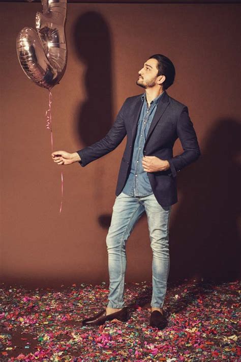 How To Come Up With A Statement Denim Look For Business Meetings In 3 ...