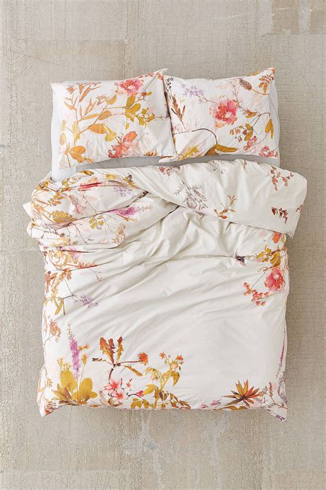 Wildflower Garden Reversible Duvet Cover | Urban Outfitters Pretty ...