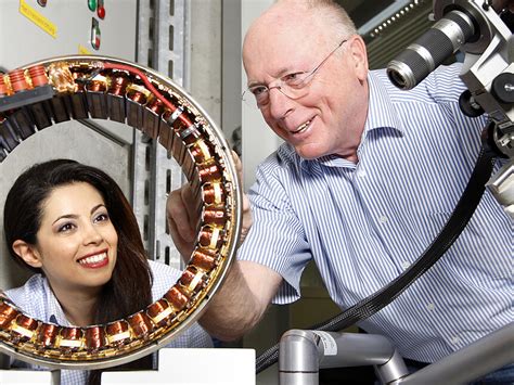 Mobilising senior experts | Meer