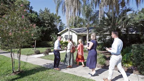 Jehovah's Witnesses: What do they believe, how did they start?