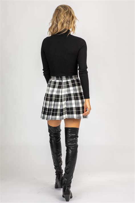 BLACK PLAID PLEATED MINI SKIRT | Mini skirts, Plaid pleated mini skirt ...