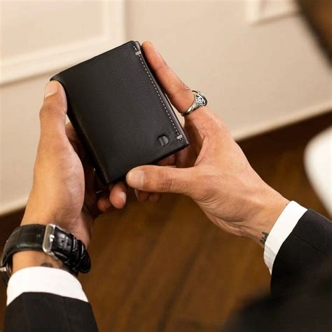 RFID Trifold Black Wallet – Delois