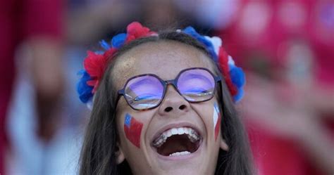 What is the happiest country on earth? Who are the happiest people ...