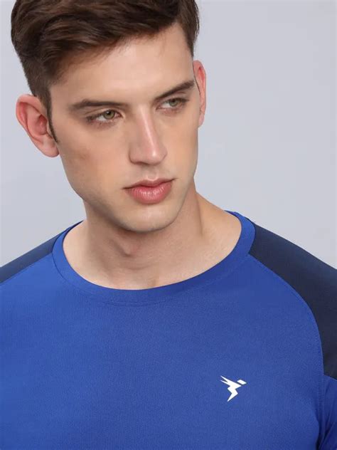 Men Slim Fit Crew Neck T-shirt with Techno Cool+