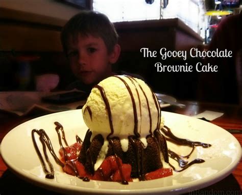 red robin gooey chocolate brownie cake