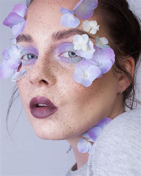Stop and Stare at These Stunning Flower-Inspired Makeup Looks